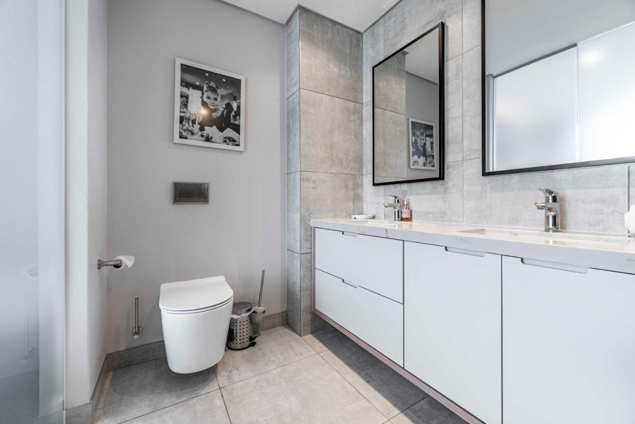 Strand Beach, Magnificent Apartment... Sea Point Cape Town Bagian luar foto